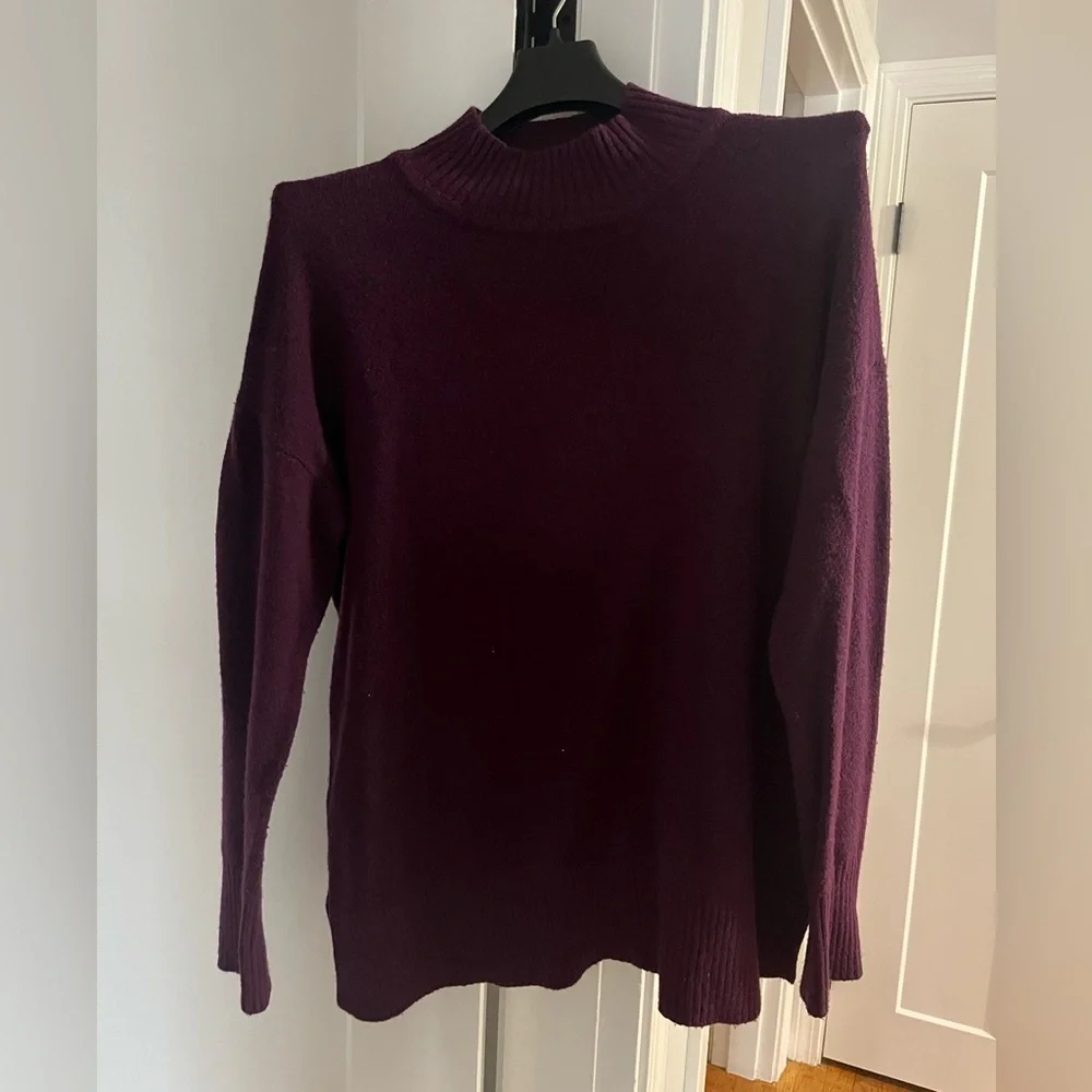 LOFT- Women's Purple Sweater- Medium - Picture 1 of 1